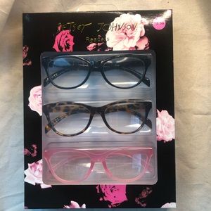 2/35 Betsey Johnson of readers/glasses 2.50